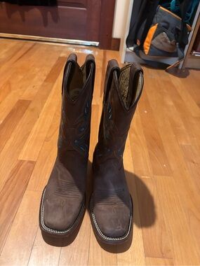 Women's Brown Western Boots with Blue Stitching